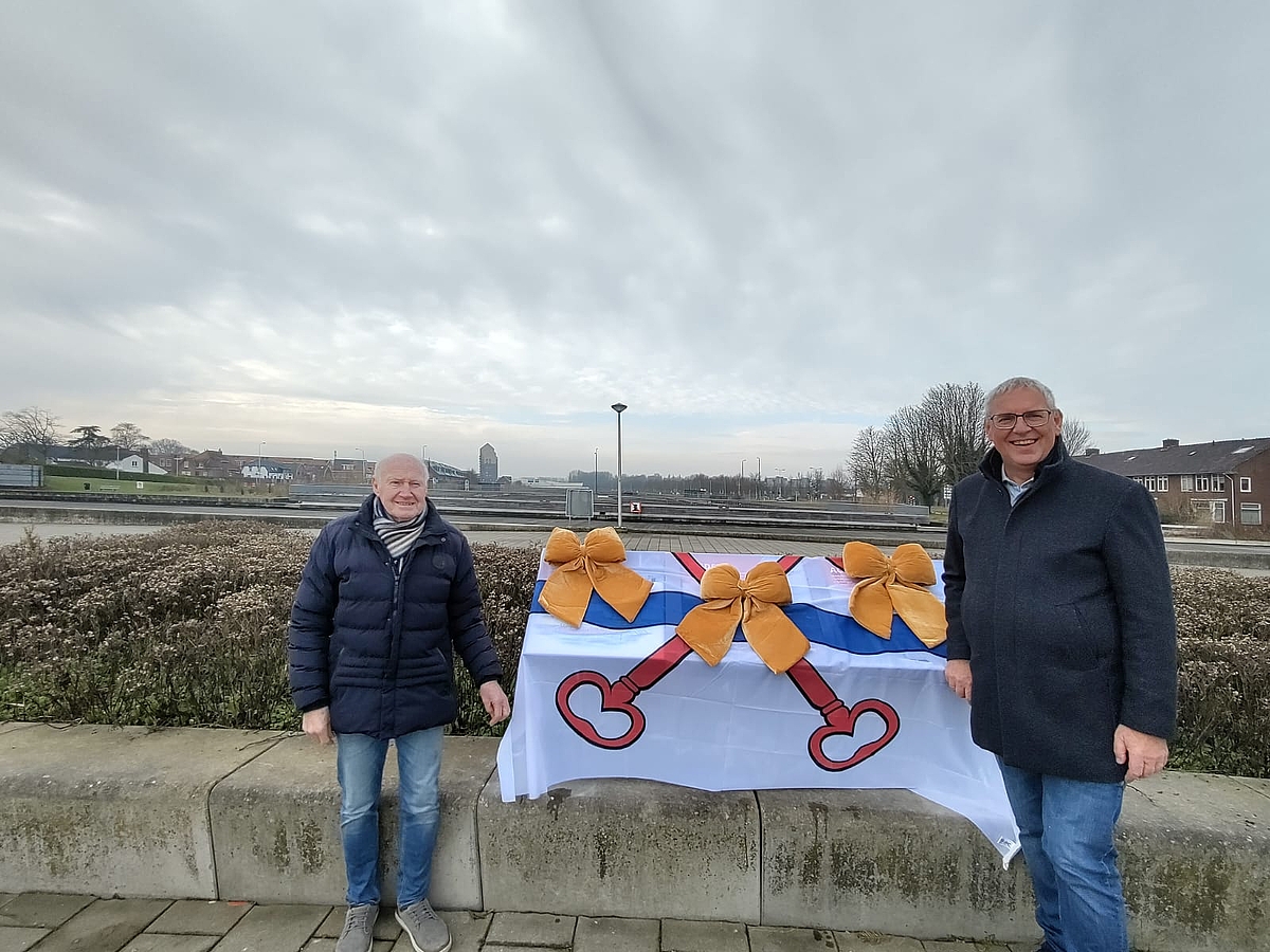 Nieuwe erfgoedborden onthuld langs de Hoofdstraat in Leiderdorp