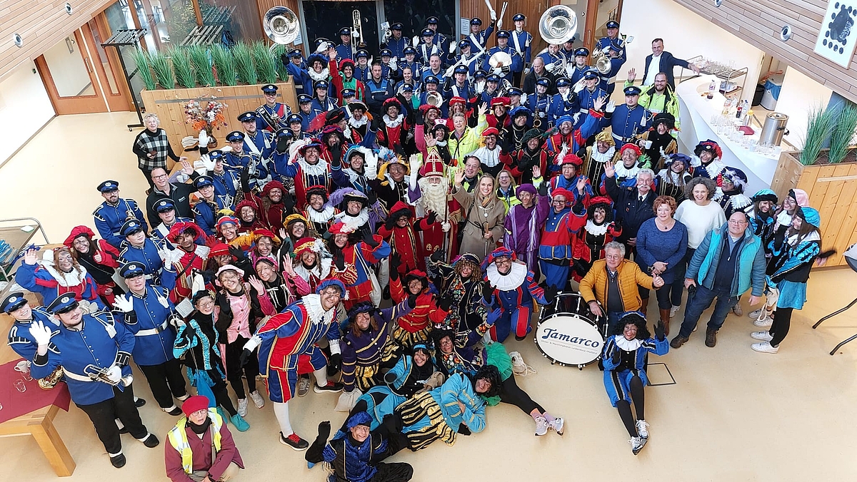 Sinterklaas feestelijk aangekomen in Leiderdorp