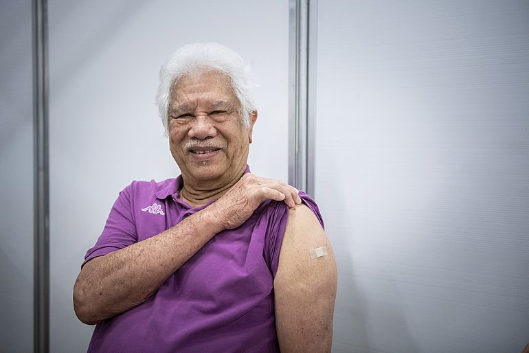 Foto man die vaccinatie heeft gekregen