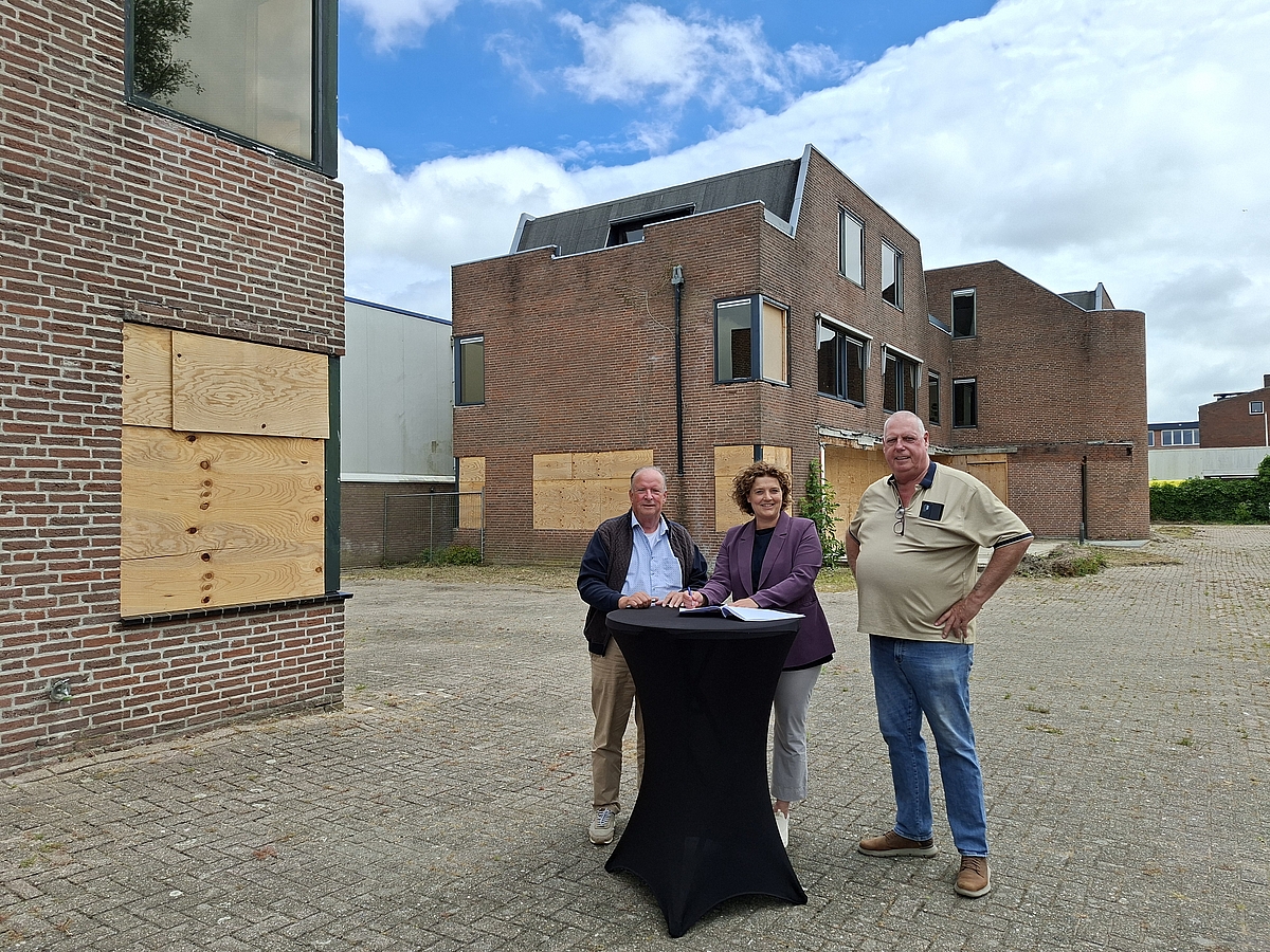 Intentieovereenkomst voor tijdelijke woningen aan Van der Marckstraat