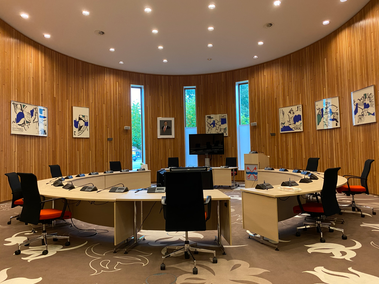 Foto lege raadzsaal