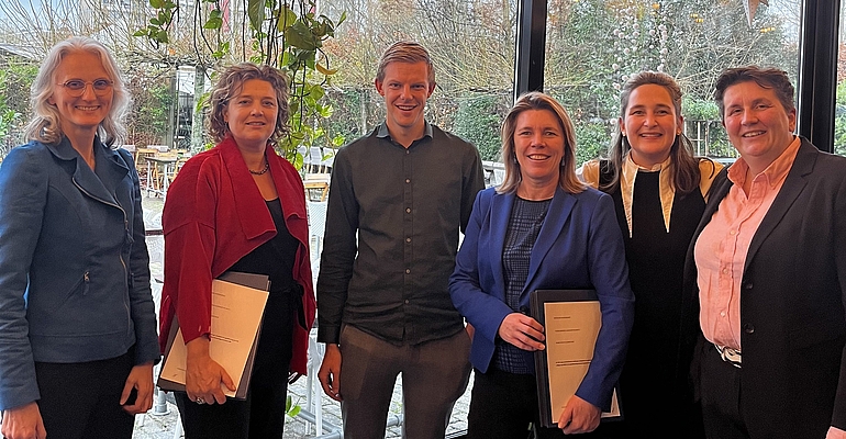 Foto ondertekening overeenkomst